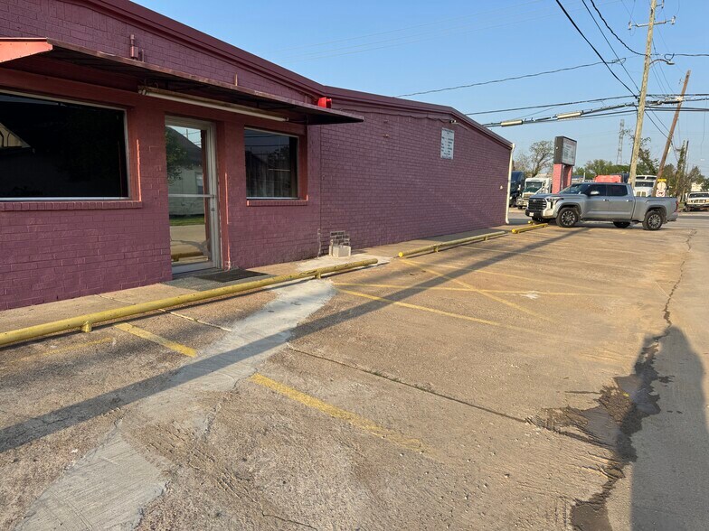 More Photos Of 902 Holland Ave, Galena Park Religious Facility For Sale