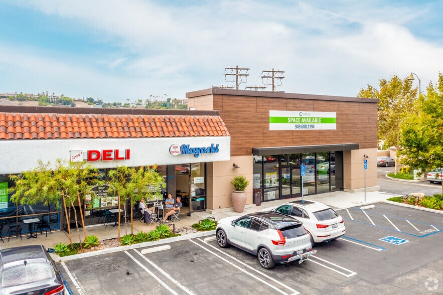 More Photos Of 27525-27573 Puerta Real, Mission Viejo Unknown For Lease