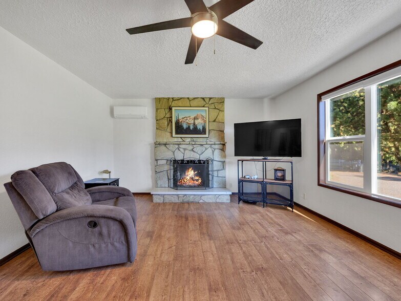 More Photos Of 44434 SE Coalman Rd, Sandy Light Manufacturing For Sale