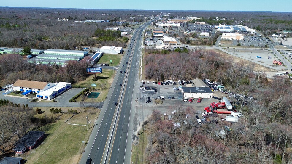 More Photos Of 5499 US Highway 9, Howell Auto Repair For Sale