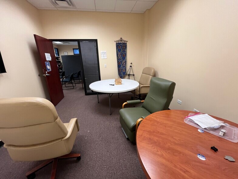 More Photos Of 235 Remington Blvd, Bolingbrook Office For Lease