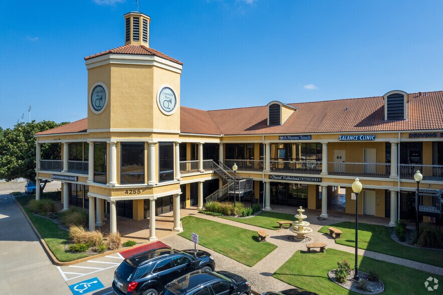 More Photos Of 4255 Bryant Irvin Rd, Fort Worth Medical For Lease