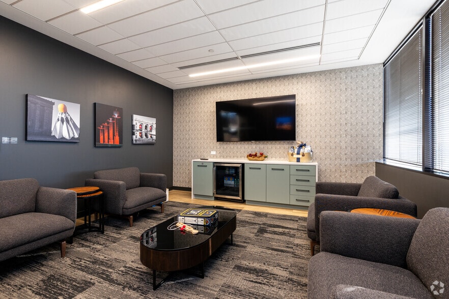 More Photos Of 12980 Foster St, Overland Park Office For Lease