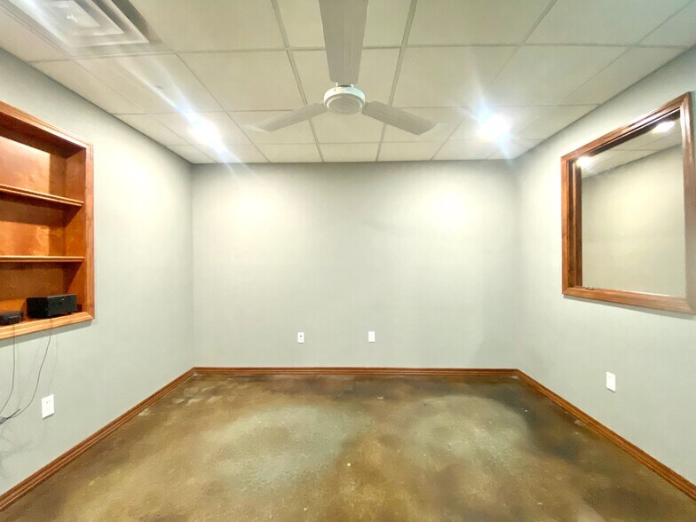 More Photos Of 2412 County Lane 175, Carthage Industrial For Sale