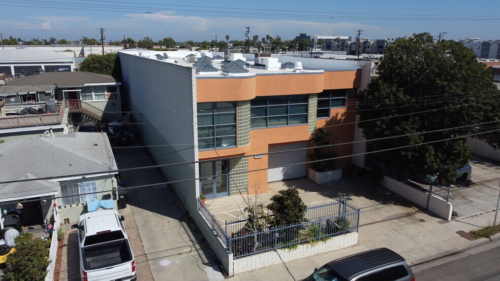 Primary Photo Of 15200 Mansel Ave, Lawndale Office For Lease