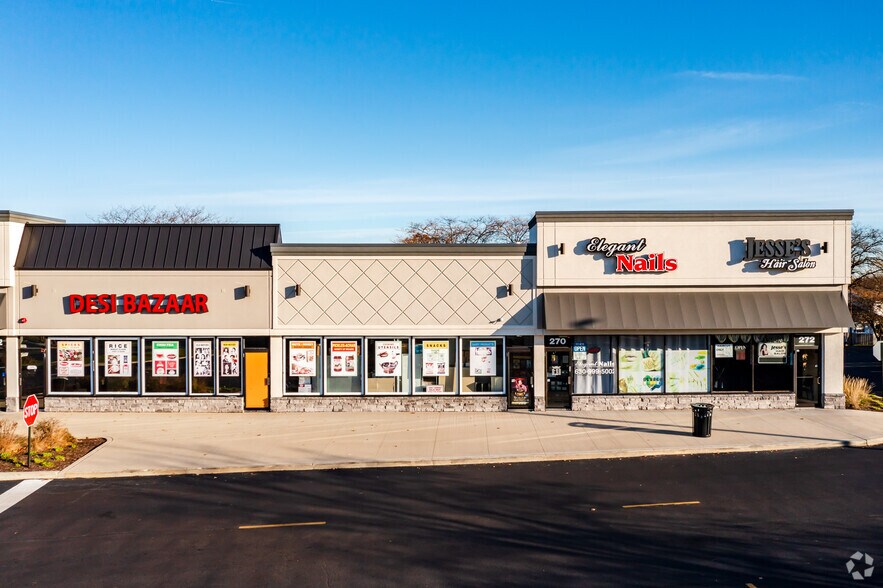 More Photos Of 240-292 Town Center Ln, Glendale Heights Unknown For Lease