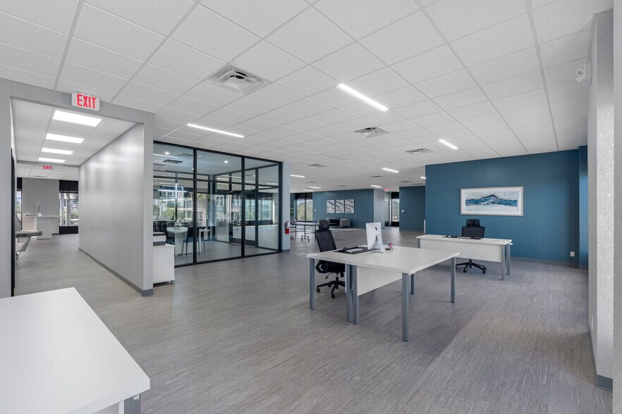 More Photos Of 18401 US Highway 19 N, Clearwater Office For Sale