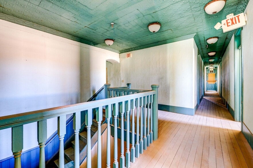 More Photos Of 313 E Andy Devine Ave, Kingman Storefront For Sale