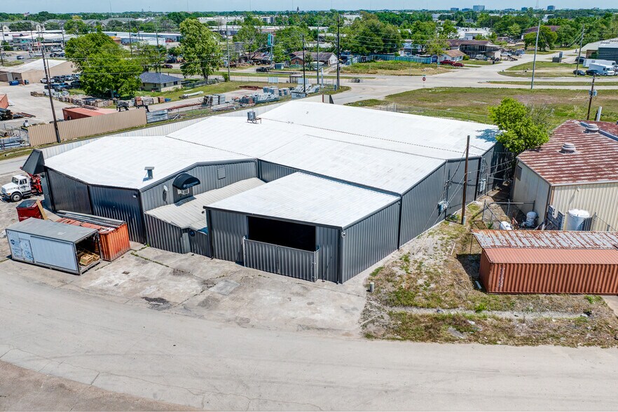 More Photos Of 10215 Papalote St, Houston Showroom For Lease