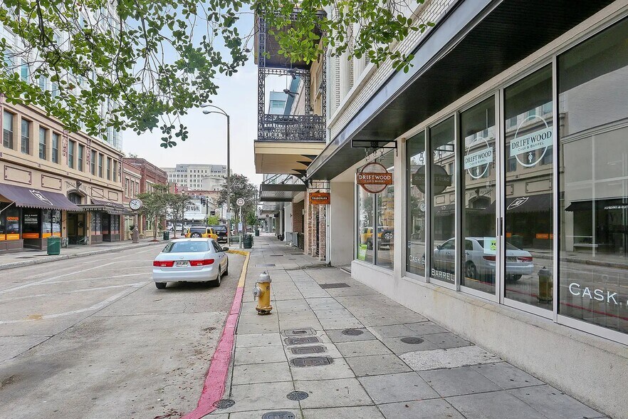 More Photos Of 326 3rd St, Baton Rouge Storefront Retail Office For Sale