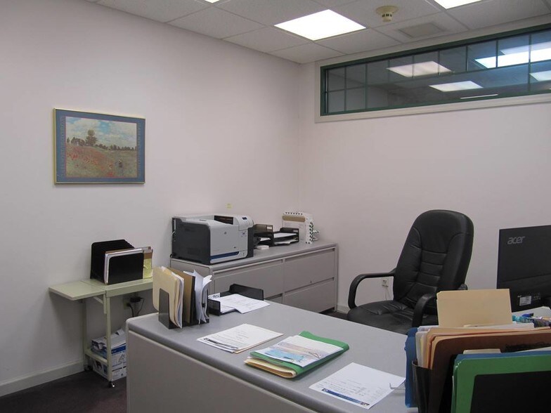 More Photos Of 138-146 Main St, Norwich Office Residential For Lease