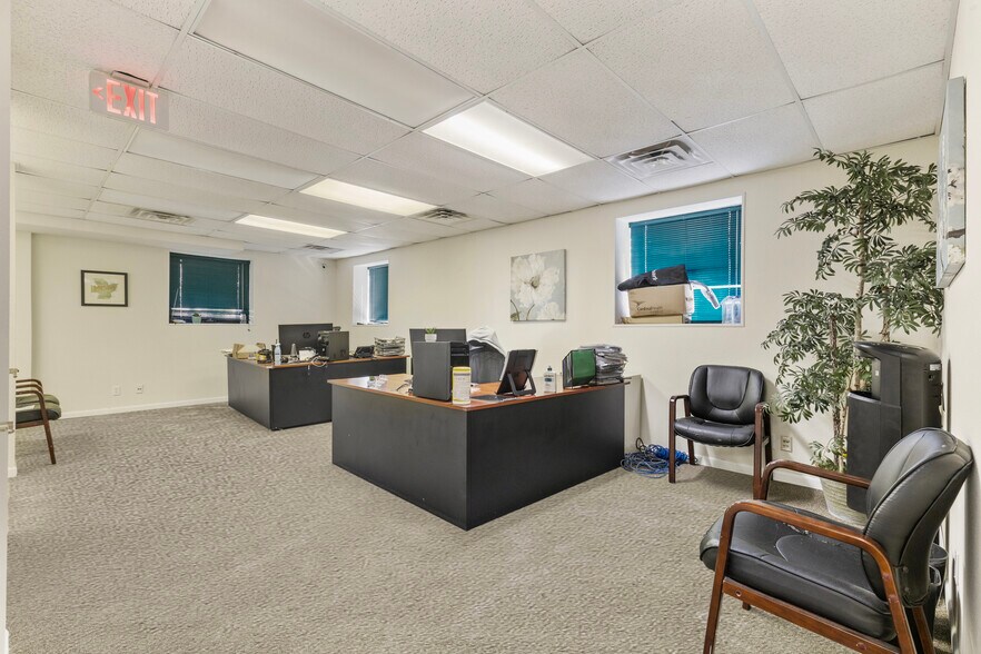 More Photos Of 2713 S Chicago Ave, South Milwaukee Office For Sale