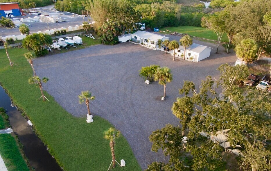 More Photos Of 1322 N Pinellas Ave, Tarpon Springs Office For Sale