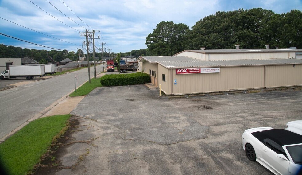 More Photos Of 499 Muller Ln, Newport News Showroom For Sale