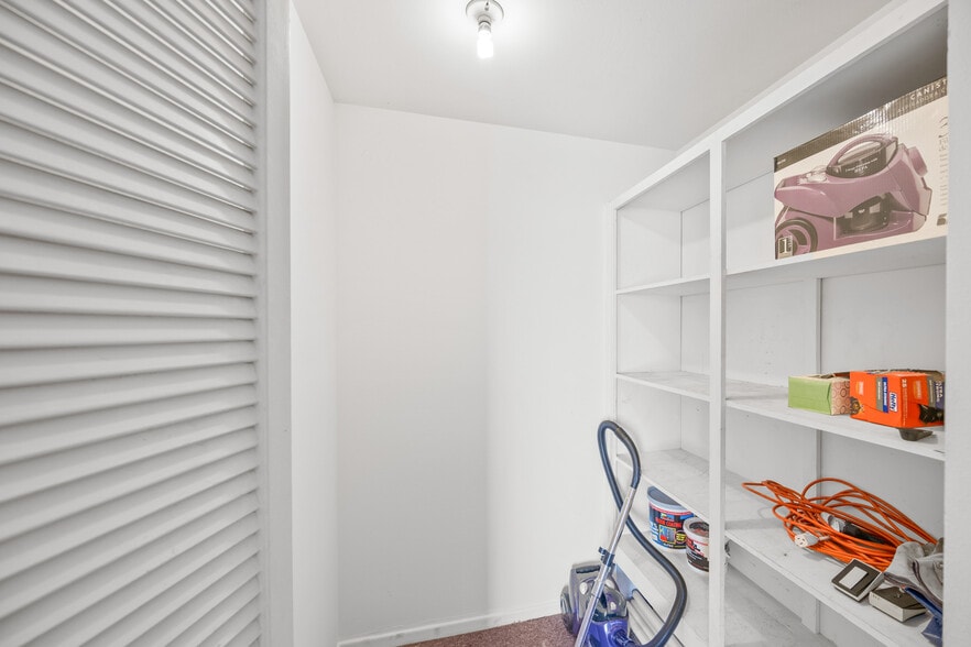 More Photos Of 15201 Prairie Ave, Lawndale Flex For Sale