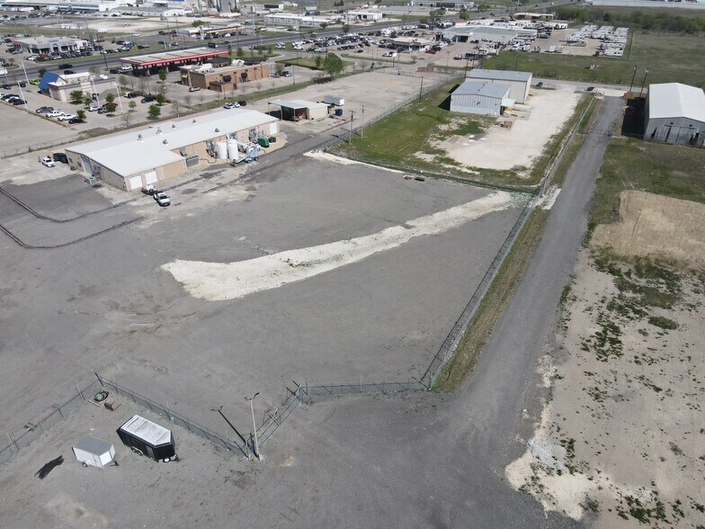 More Photos Of 112 E Industrial Blvd, Cleburne Warehouse For Sale