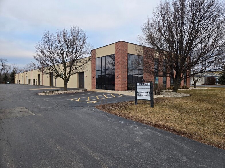 Primary Photo Of W146N5741 Enterprise Ave, Menomonee Falls Warehouse For Lease