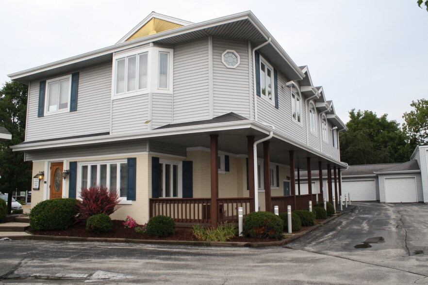 More Photos Of 6110 N Port Washington Rd, Milwaukee Office For Lease