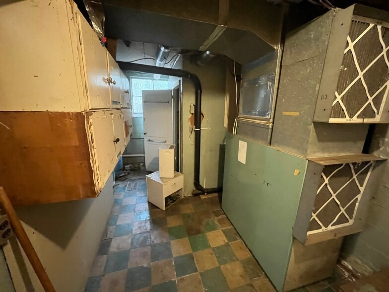 More Photos Of 439 Washington Rd, Woodbury Office For Sale