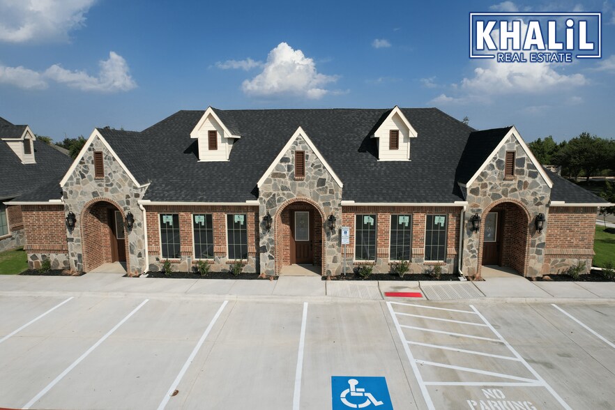 Primary Photo Of 305 Regency Pky, Mansfield Medical For Lease