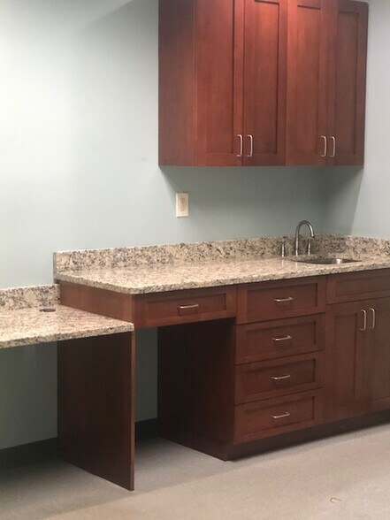 More Photos Of 316 W Pike St, Lawrenceville Medical For Lease