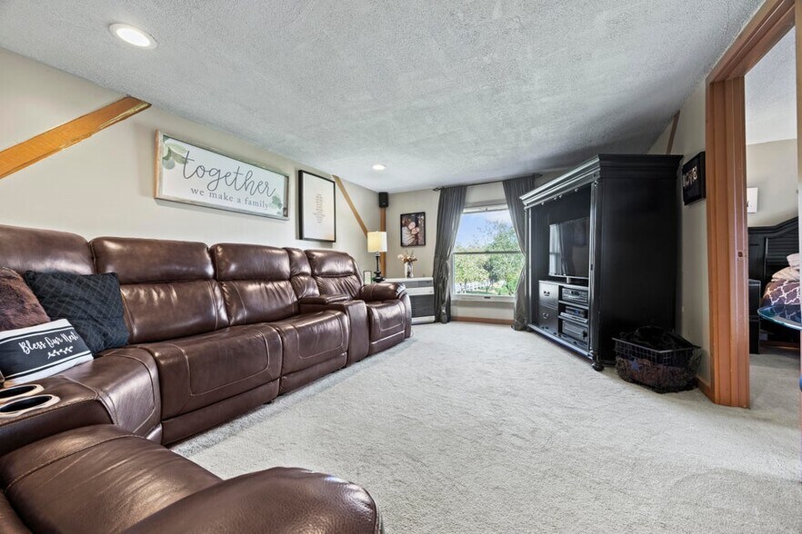 More Photos Of 245 Arundel Rd, Kennebunkport Lodge Meeting Hall For Sale