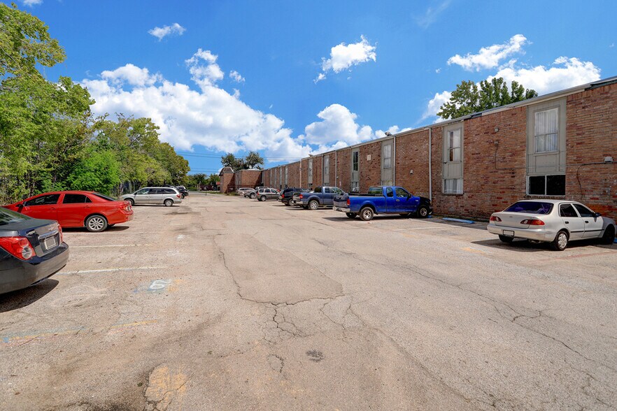 More Photos Of 215 W Little York Rd, Houston Apartments For Sale