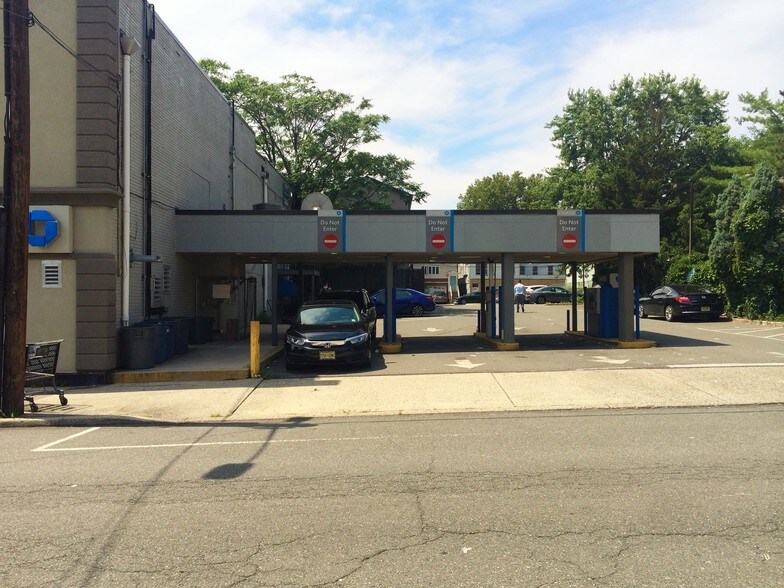 More Photos Of 435-437 Broadway, Bayonne Bank For Lease
