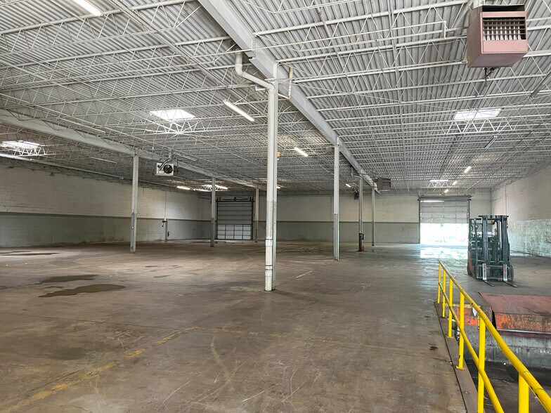 More Photos Of 3750 Stern Ave, St Charles Warehouse For Sale