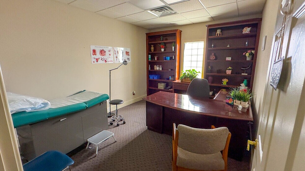 More Photos Of 1303 Northwest Hwy, Garland Medical For Lease