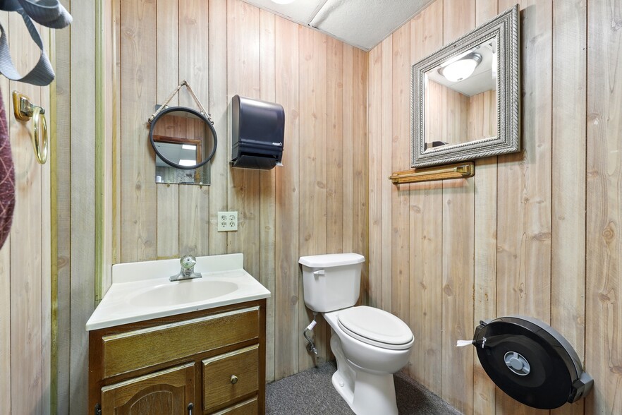 More Photos Of 110 N State Road 19, Palatka Auto Repair For Sale