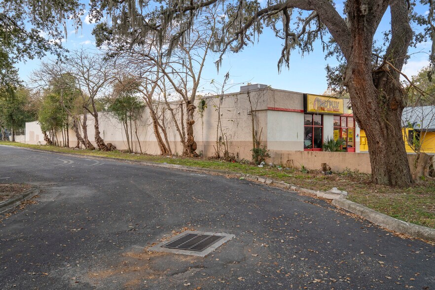 More Photos Of 1209 W Brandon Blvd, Brandon Auto Repair For Sale