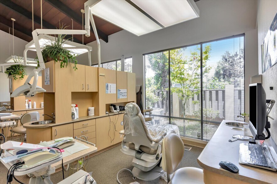 More Photos Of 4138 Dyer St, Union City Medical For Sale
