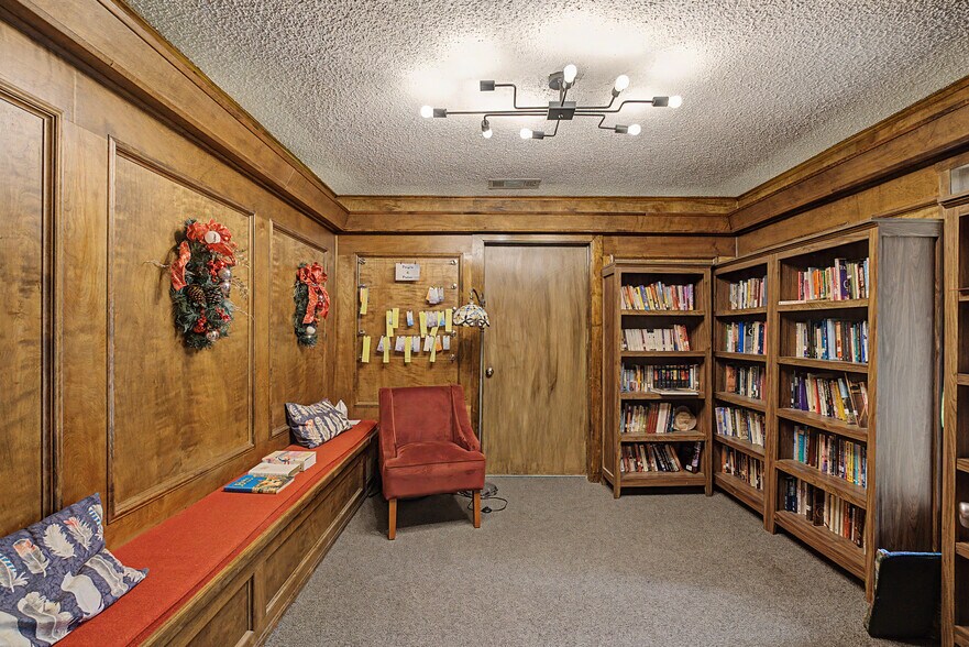 More Photos Of 2111 Skyline Dr, Mesquite Religious Facility For Sale