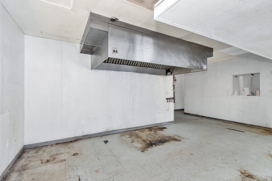 More Photos Of 3221 Wrightsboro Rd, Augusta Freestanding For Lease