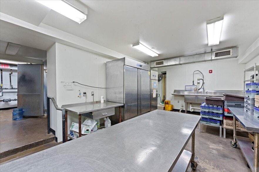 More Photos Of 1500 Race St, Cincinnati Apartments For Lease