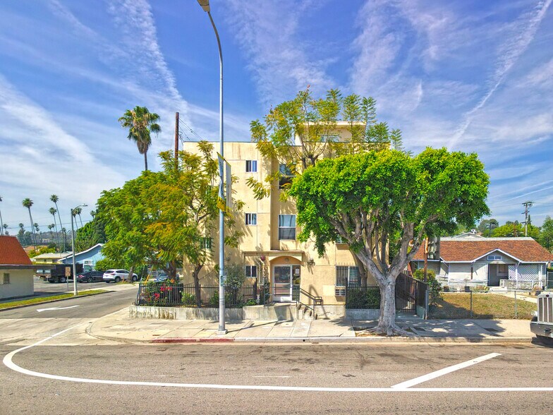 More Photos Of 5073 Huntington Dr N, Los Angeles Apartments For Sale