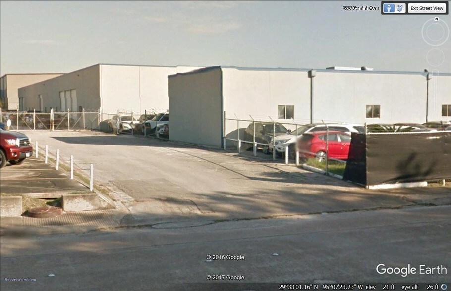 More Photos Of 16800 Feather Craft Ln, Houston Auto Dealership For Lease