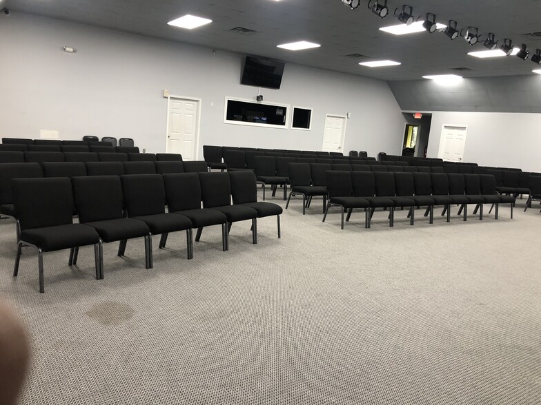 More Photos Of 787 Paden Dr, Lawrenceville Religious Facility For Lease