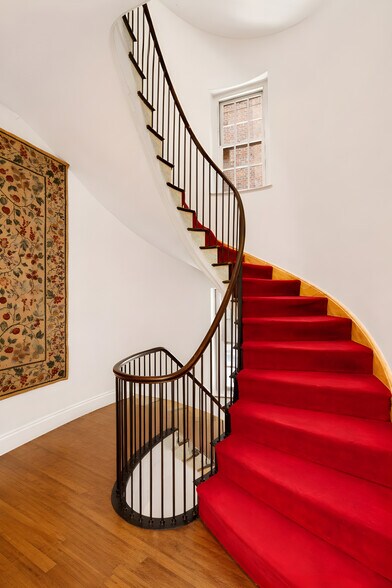 More Photos Of 52 E 69th St, New York Specialty For Sale