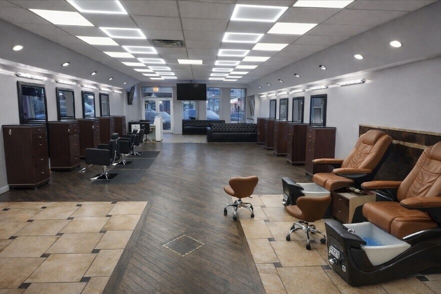 More Photos Of 7318 W Irving Park Rd, Norridge Storefront For Lease