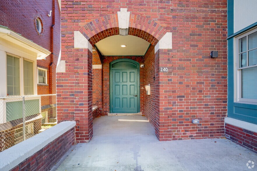 More Photos Of 240 Mack Ave, Detroit Apartments For Sale