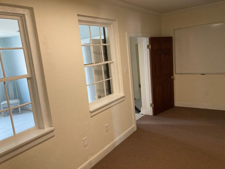 More Photos Of 113 N Foushee St, Richmond Office For Sale