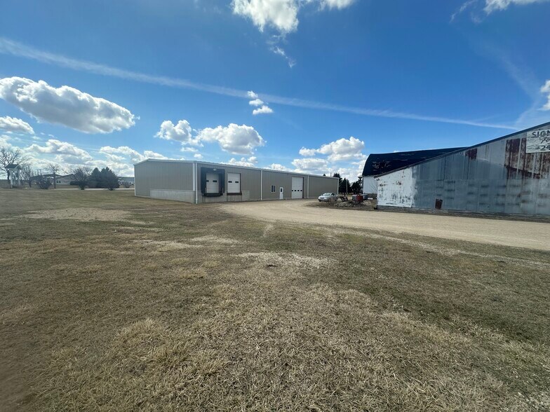 More Photos Of 636 S East St, Mount Carroll Warehouse For Sale