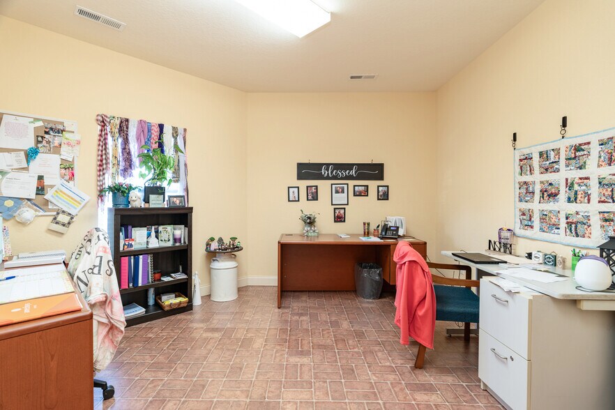 More Photos Of 130 Willowcreek Blvd, Sweetwater Medical For Sale