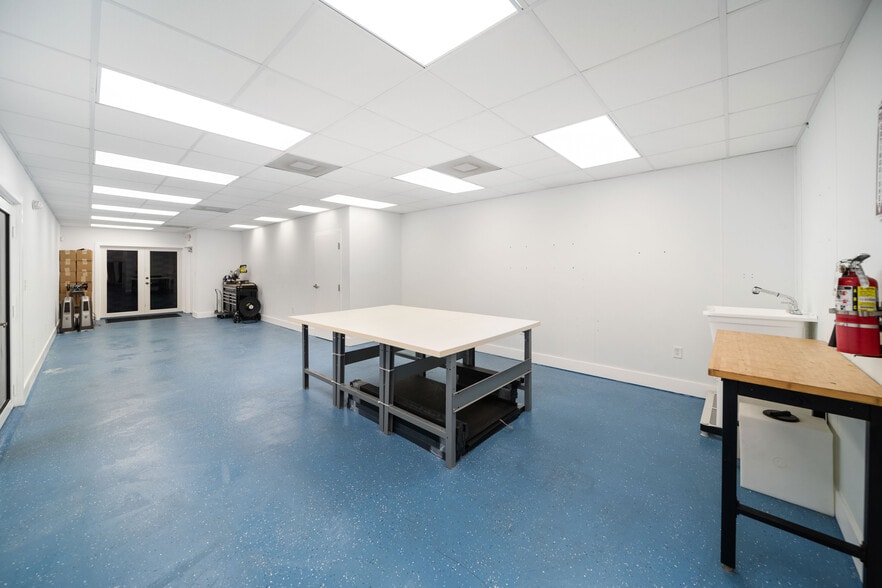 More Photos Of 6187 NW 167th St, Miami Lakes Office For Sale