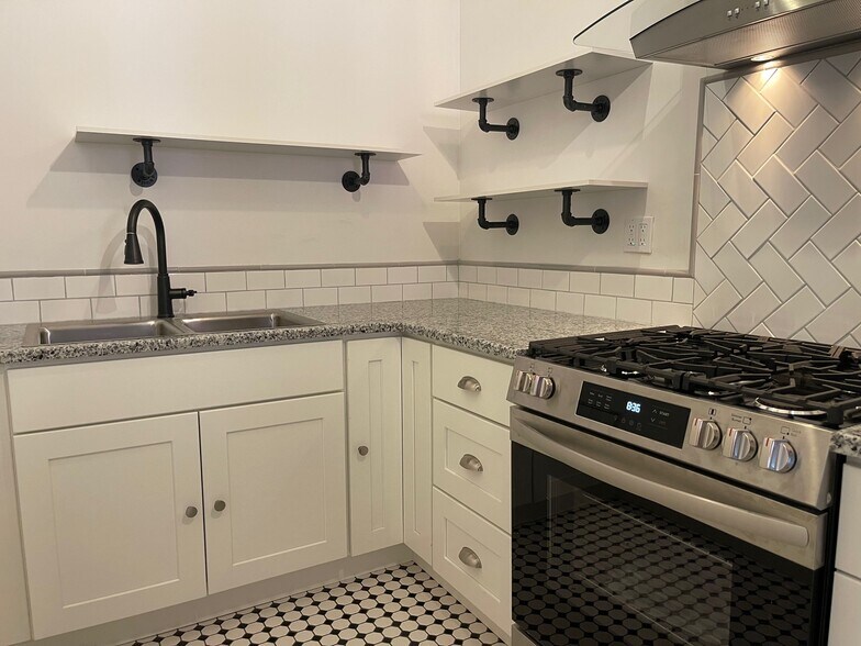 More Photos Of 163 Exchange St, Pawtucket Office For Sale