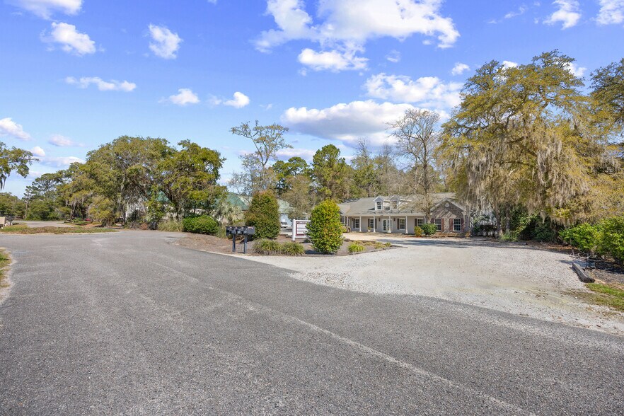 More Photos Of 5187 Horry Dr, Murrells Inlet Office For Lease