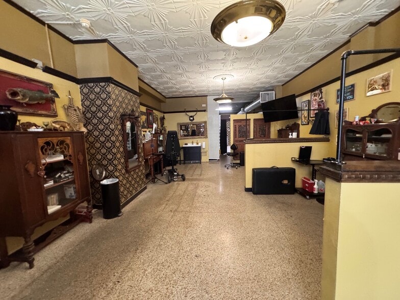 More Photos Of 218-224 State St, Madison Storefront Retail Office For Lease