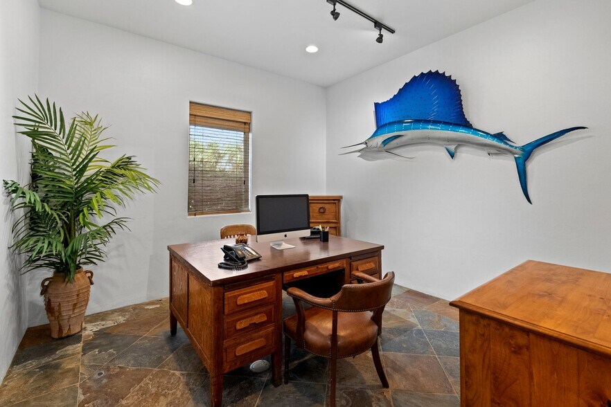 More Photos Of 1703 Highway 35 S, Rockport Office Residential For Sale